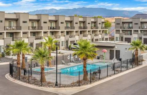 Spacious 5BR Resort Waterpark Access Sleeps 16 - Foto 3