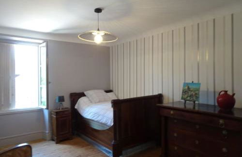 Domaine avec piscine à Milhac dans le Lot 4 étoiles 2 gîtes - Foto 20