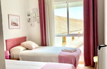 La Bodega del Mar - Luminoso y céntrico apto con piscina en verano y parking - Foto 43