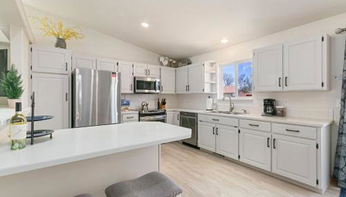 Charming Home with RV Parking - 30 miles from RMNP! - Foto 5