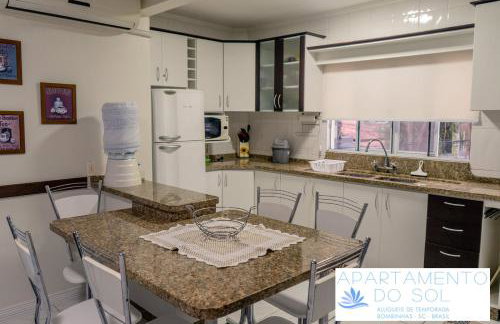 Apartamento do Sol - conforto, 2 quartos, 300m da praia centro de Bombinhas - Foto 4