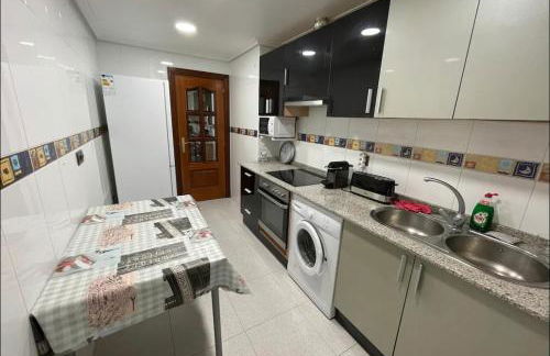 Bonito piso con aparcamiento a pie de la calle . - Foto 16