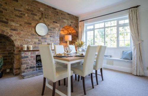 Beautiful detached home in quaint village setting - Foto 25