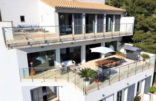 Idyllic 6 bed villa stunning sea view salt pool - Foto 52