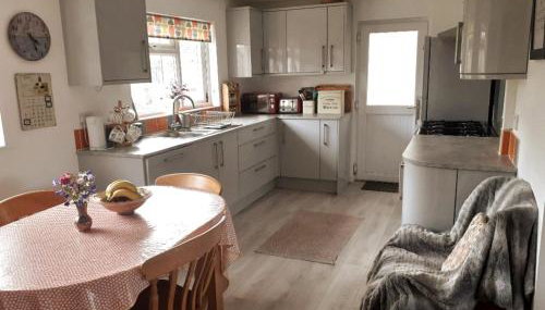 Entire house near beaches, footpaths, dog friendly - Foto 2, stove, dishwasher, pet friendly