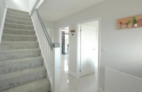 Deluxe 3 Bedroom 2 Bath House &Parking by CozyNest - Photo 9