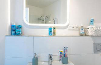 Rob's Suite - Zentrale Design-Suite am Opernplatz, 2 Zimmer, 2 Bäder und Top-Ausstattung - Foto 33