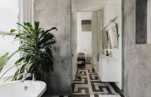 Luxe Victorian Retreat • Walk to Downtown - Foto 59