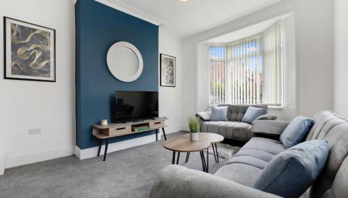 NEW! 3 Bedroom Home in Sunderland by Stay With Us, Perfect for Families & Contractors, FREE WiFi!! - Foto 1