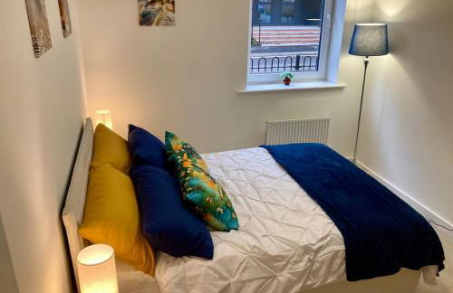 2 Bedroom Luxury Apartment! City Center with Free Parking! - Foto 11