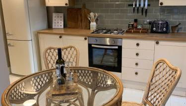 Homely flat just off Leigh Broadway - Foto 4