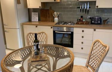 Homely flat just off Leigh Broadway - Foto 4