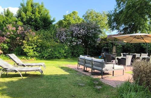 Modernes Ferienhaus mit 4 separaten Appartements, je mit vollausgestatteter Küchenzeile und eigenem Bad, 2 Gehminuten zum Badesee, Garten, Grillplatz, Kinderspielbereich, Hunde sind willkommen - Foto 3