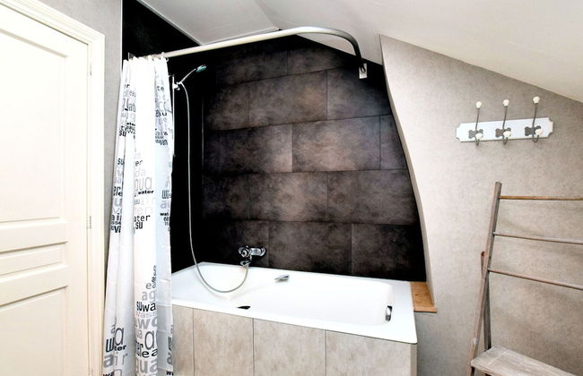 Magnificent Luxury Chateau in Vast Garden with Sauna & Hot Tubs - Photo 37