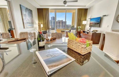 2B Beachfront condo! Pool! Games! 15 mins to PBI! - Foto 2