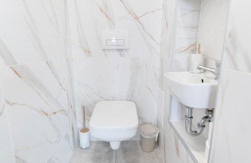 VIP Apartment A 64qm 4 Zi DG Wohnung klimatisiert großes Bad u Küche max 4 Gäste inklusive Schlafsofa - Foto 16