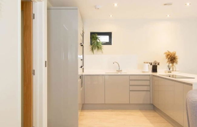 Designer Family Escape Hot Tub Steps to Beach - Photo 8