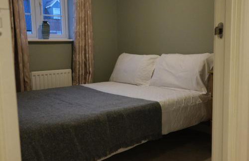 Luxury 6-Bedroom House 5 minutes from Bicester Village Shopping Outlet - Perfect for Business and Family Stays! Private Parking for 4 Cars! - Photo 36
