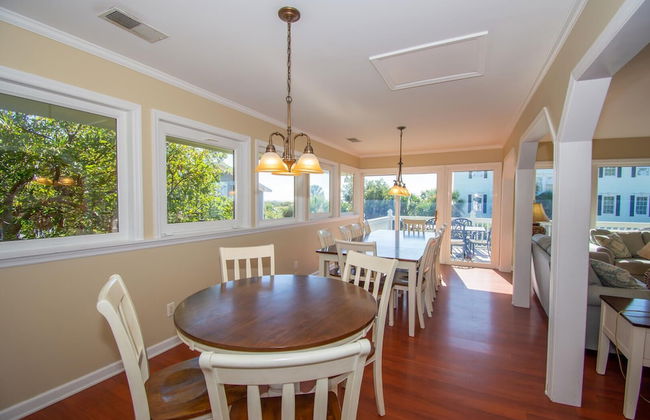Spacious Ocean View Home w/ New Furniture, Huge Deck, & Wifi - Foto 12