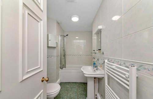 Finest Retreats - Mowbray Hall Apt - Photo 10