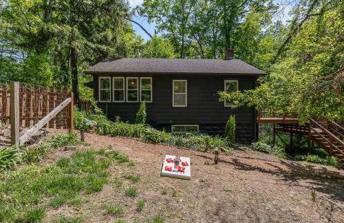 Black Cabin Getaway in Woods I Valpo - Foto 7