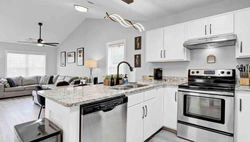 Relaxing 3 Bedroom Home Close to Beach & Airport! - Foto 4