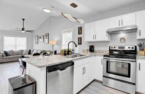 Relaxing 3 Bedroom Home Close to Beach & Airport! - Foto 4