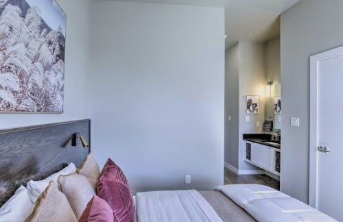 Sleek, Newly Updated Downtown San Marcos Apt! - Photo 20