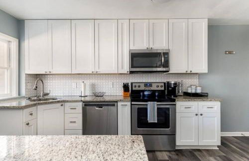 3BR home near Heritage Park - Photo 6