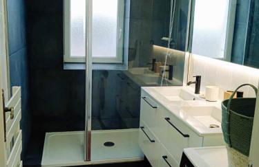 Superbe T3 terrasse et jardin centre bourg - Photo 10