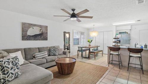 Lux min to Beach and Hospital with Hot Tub - Foto 4