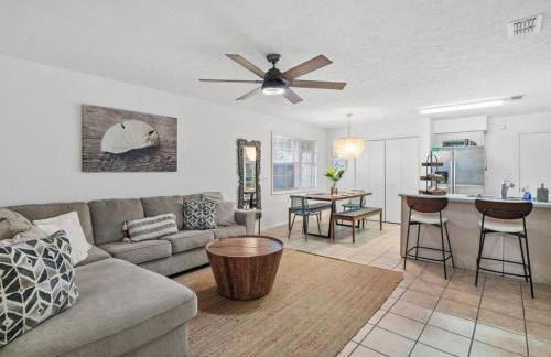 Lux min to Beach and Hospital with Hot Tub - Foto 4