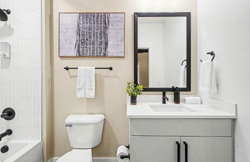 Sunset-Expansive Patio & Hot Tub-Mins to Broadway - Foto 22