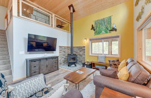 Soldotna Home with 2 Living Areas and Spacious Porch - Photo 4