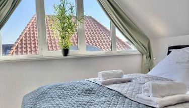 Helles Ferienhaus super zentral mit gratis Stellplätzen N162 - Photo 3