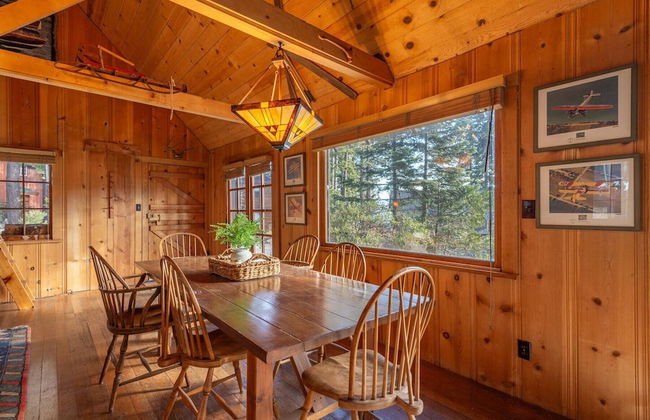 Authentic & Stylish Cabin in Lake Tahoe by Sierra Getaways - Foto 20