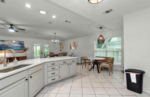 Boat House - Steps to Boat Ramp, Grill & 1 Mile to Beach - Foto 17