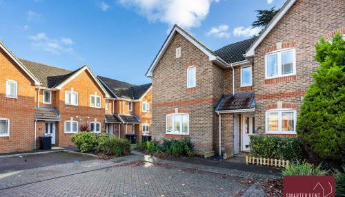 Woking 2 Bedroom House Parking Garden - Foto 1, Other