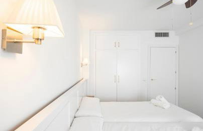 Ronda Suites 193 junto a hospitales y cerca centro con Parking Gratis - Foto 23