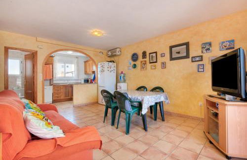 Oliva Avinyo - Photo 18