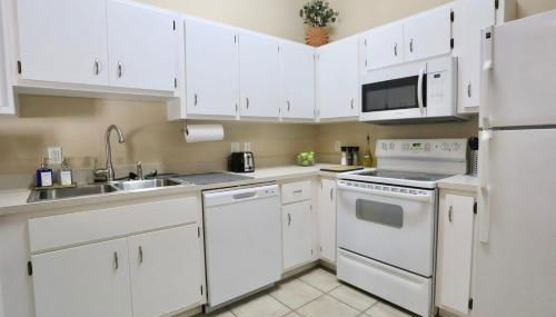 The Nomad at Gables - King Bed , Pool , Garage - Photo 3