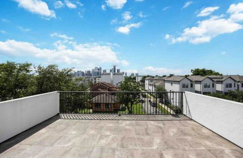 Resort vibe with Pool and Hot tub Downtown skyline views - Photo 63