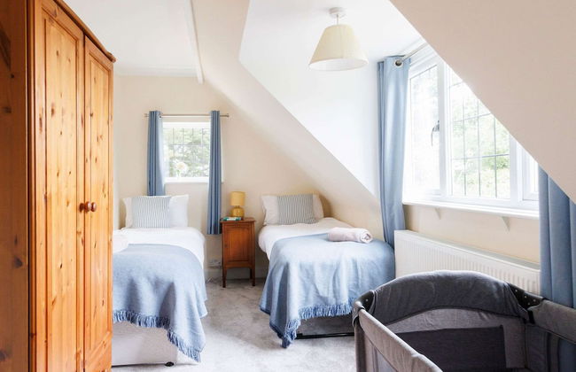 Charming Beach Getaway - Spacious 4BR Sunny Garden - Foto 28