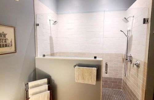 1860 House In the Heart of Downtown - Foto 33