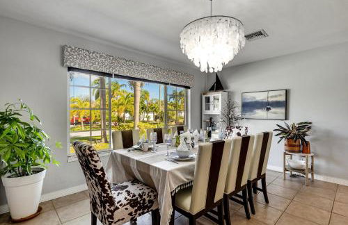 South Florida Spacious Oasis 4BR Retreat with 2 King Beds, Amazing Pool, near Beaches - Photo 27