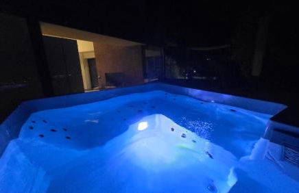 Rahal Etna Luxury Retreat- Private Heated Jacuzzi 98F & Infinity Pool - Foto 52