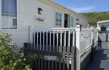 Static Caravan on the Jurassic Coast at Freshwater Beach Holiday Park - Photo 3