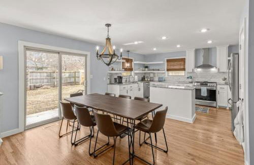 Spacious Family Haven - Walk to Downtown & JBU - Foto 3