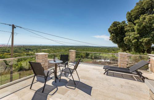 Lovely House Kristina with a pool - Photo 10