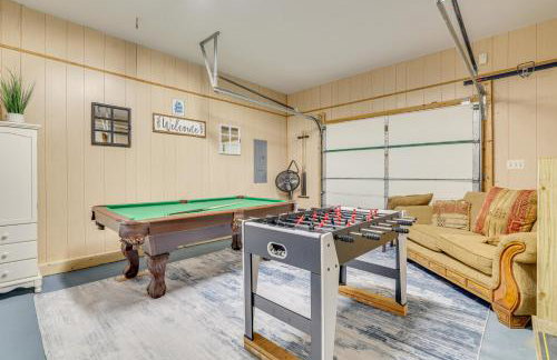 Private Hot Tub Lakefront Poconos Home! - Foto 23